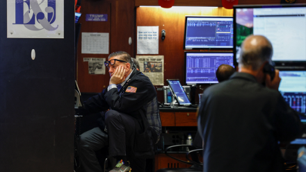 Wall Street : Dow Jones au sommet, Nasdaq en retrait