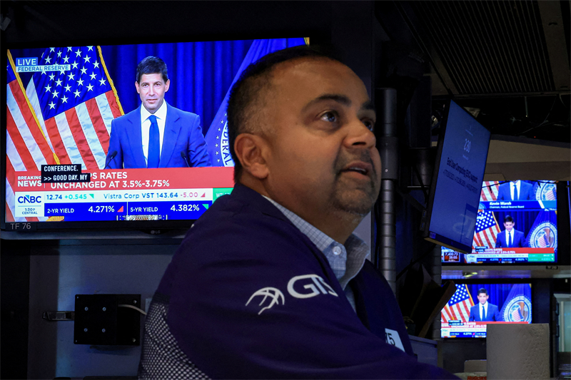 Wall Street : hésitations confirmées, alors que la géopolitique et la Fed inquiètent