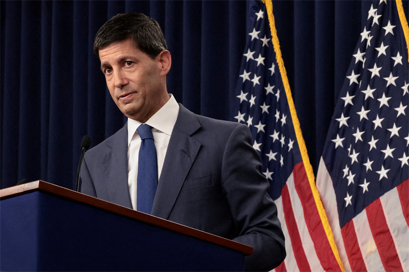 Wall Street hésite avant l'intervention de Kevin Warsh