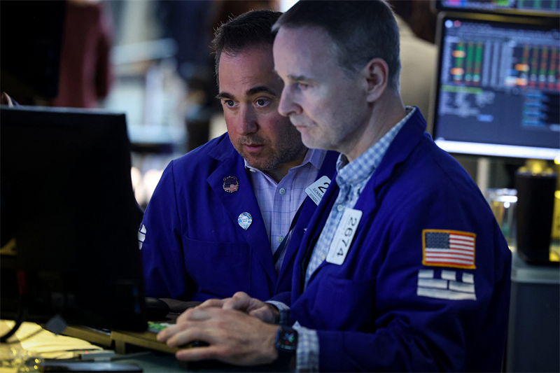 Wall Street hésite avant le rapport sur l'emploi