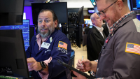 Wall Street : le Nasdaq efface son rebond, plombé par les 'puces'