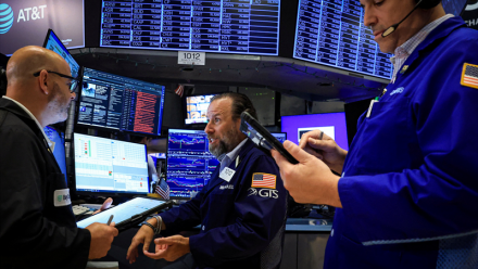 Wall Street : le Nasdaq timidement dans le vert, en attendant Alphabet, Tesla et Intel