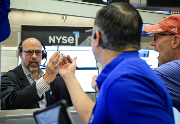 Wall Street : Nasdaq sous pression, Dow Jones au sommet