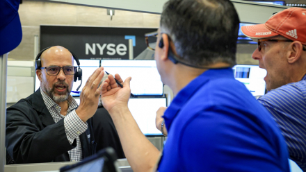 Wall Street : Nasdaq sous pression, Dow Jones au sommet