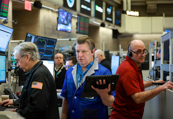 Wall Street poursuit sa glissade après l'ultimatum de Trump