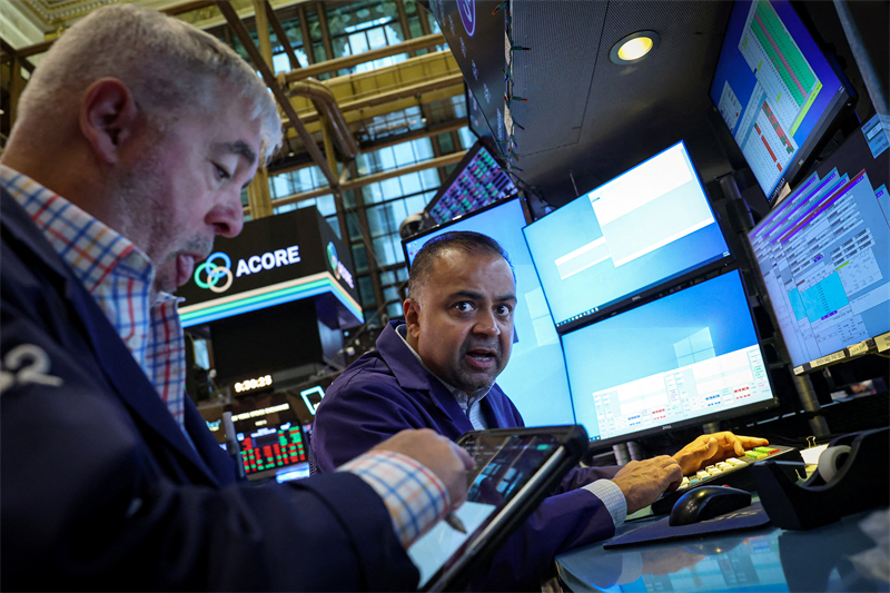 Wall Street poursuit sur sa lancée, en vive hausse avec Amazon