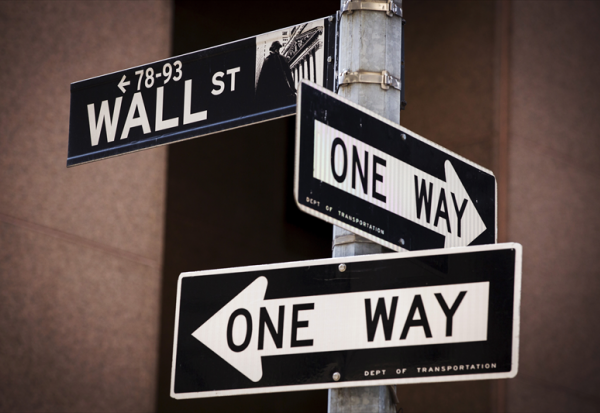 Wall Street résiste à la dégradation historique de Moody's