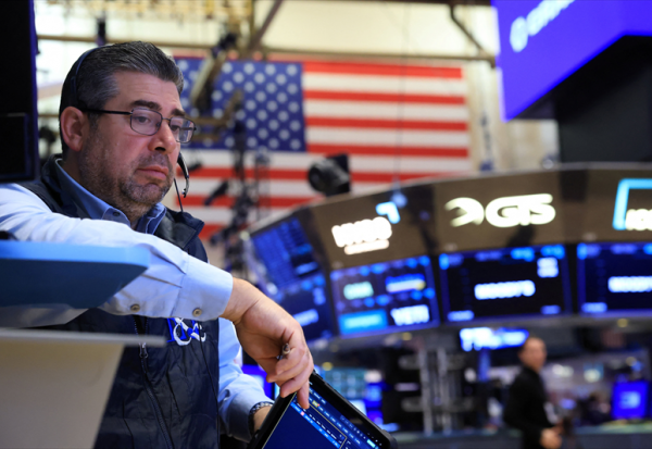 Wall Street sanctionné après les records