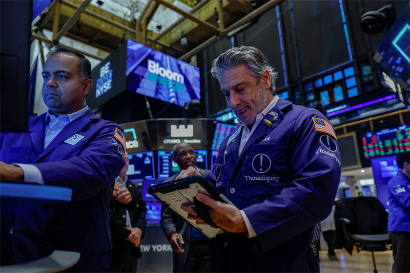 Wall Street se redresse après les 'stats', bonne surprise concernant l'inflation