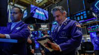 Wall Street se redresse après les 'stats', bonne surprise concernant l'inflation