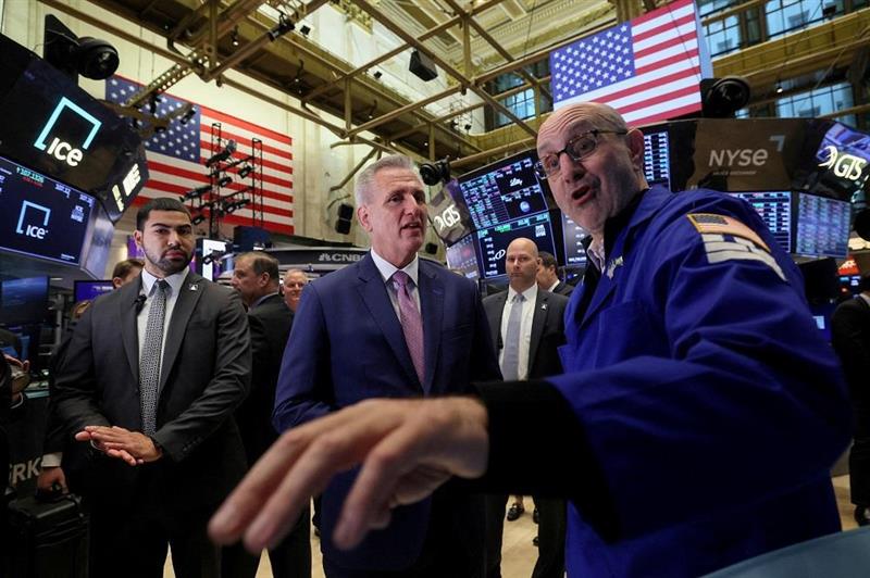 Wall Street se redresse, avec les espoirs de pause de la Fed