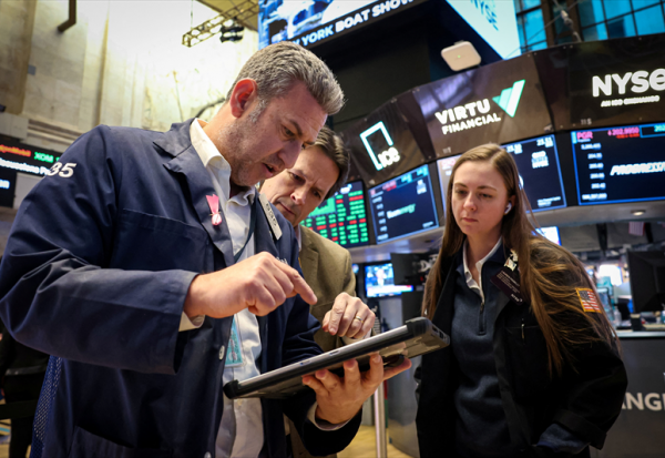 Wall Street sur sa lancée, soulagé concernant le Groenland