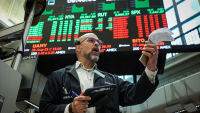 Wall Street surnage dans le vert, malgré l'inflation et les menaces de Trump