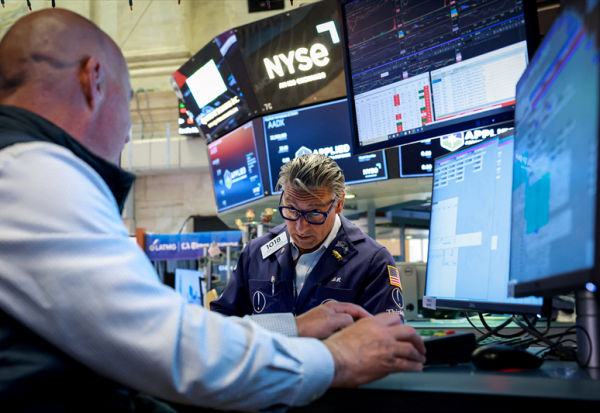 Wall Street : sursaut des valeurs de la 'tech' après la purge