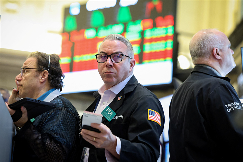 Wall Street suspendu aux annonces de la Fed et des 'Mag 7'