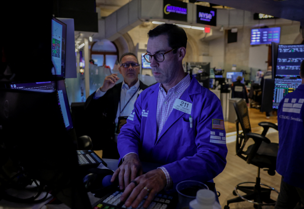 Wall Street tente un timide rebond