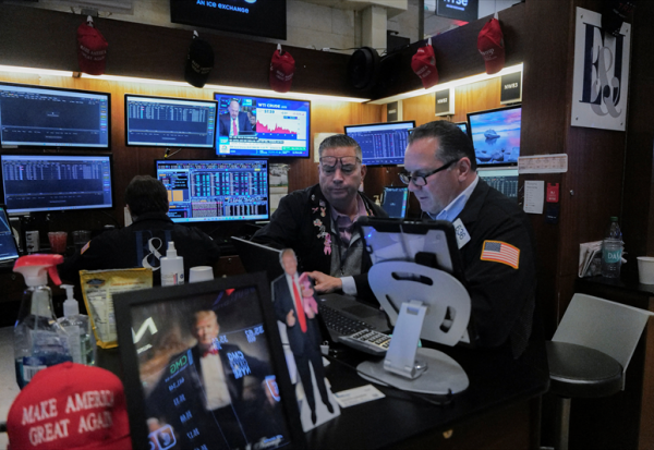 Wall Street termine dans le rouge en attendant de nouvelles "stats" économiques