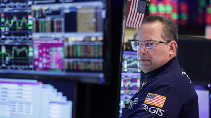 Wall Street toujours nerveux, avant un week-end à haut risque