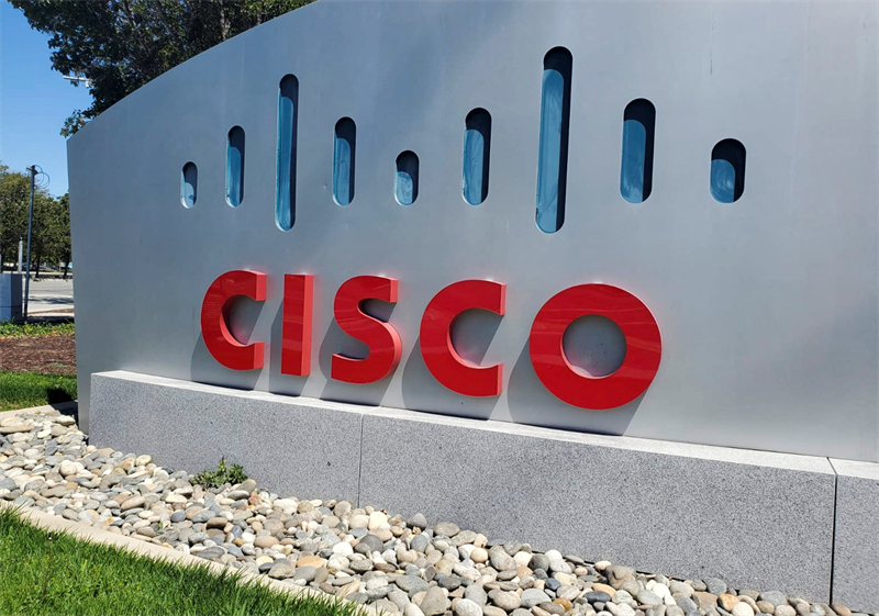 Wall Street toujours plus haut, dopé par Cisco