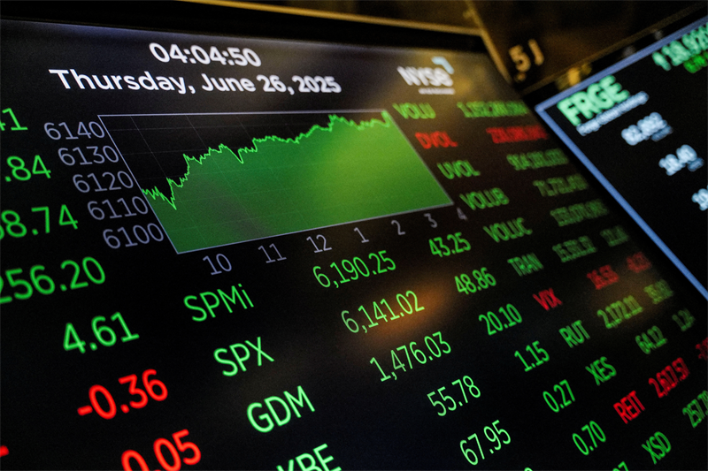 Wall Street : Trump envisage la fin des déficits, une croissance de 15% et un emploi "vraiment bon"