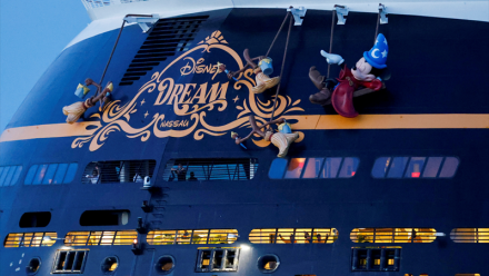 Walt Disney rate le consensus de revenus, mais dope son dividende et ses rachats d'actions