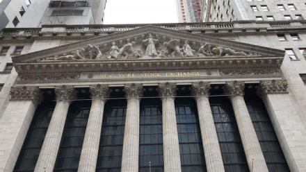 Warner Bros. Discovery plonge à Wall Street, après une perte monumentale