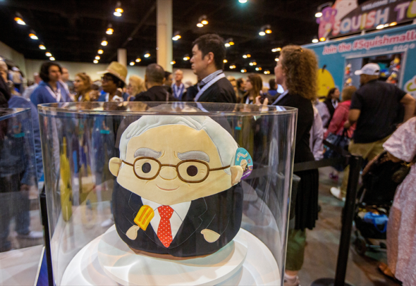 Warren Buffett compare l'IA à... l'arme nucléaire