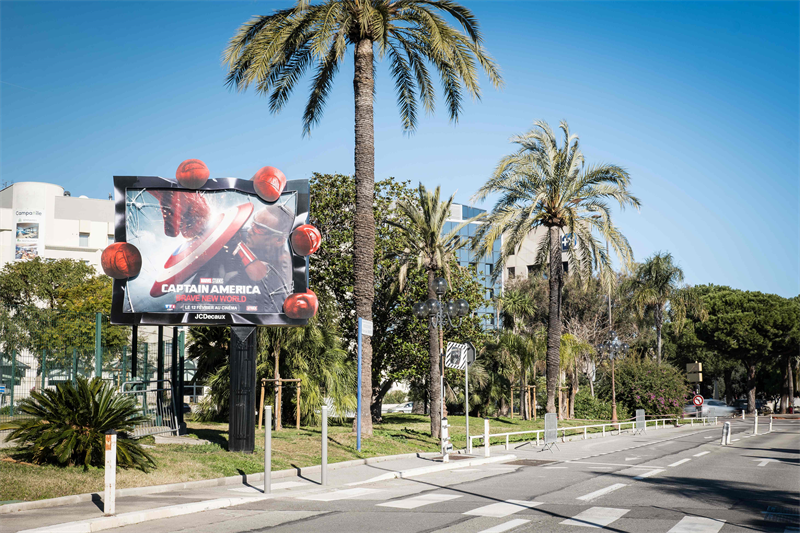 Zenith et JCDecaux accompagnent la sortie au cinéma de 'Captain America : Brave New World'
