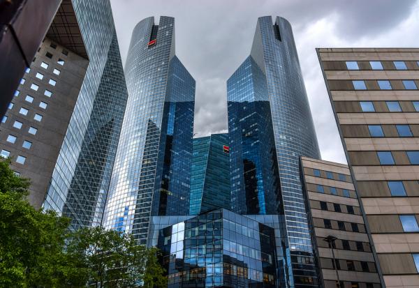 Deutsche Bank relève sa cible sur Société Générale avant le CMD