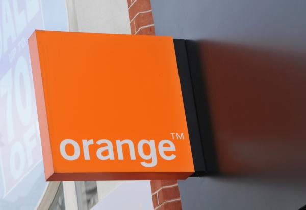 Grâce à une accélération au troisième trimestre, Orange relève un objectif