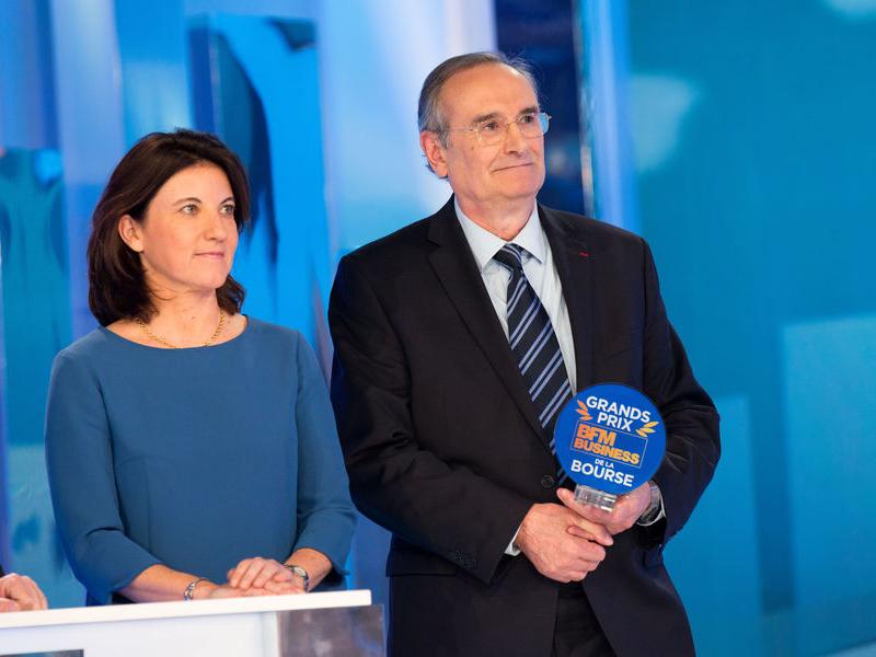 Catherine Nini, PDG de Bourse Direct, remet à Jean-François Mouney, CEO de Genfit, le Prix de la performance boursière